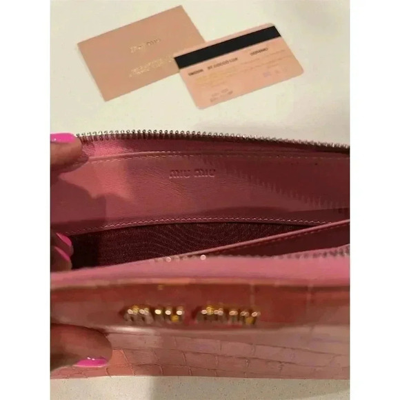Miu Miu Women's Pink Zip-Around Wallet Crocodile Embossed Leather - Picture 5 of 12